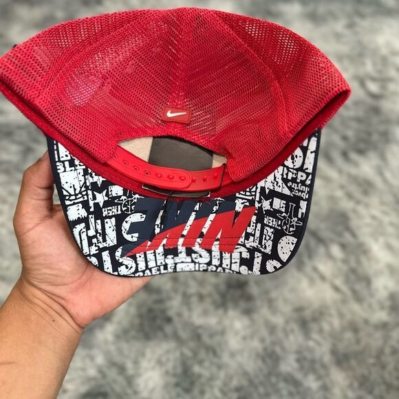 Nike Red and Black Women's Hat - Picture 4 of 4